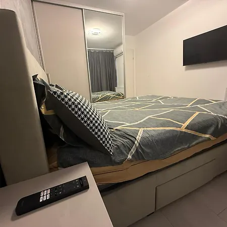 91 Free Parking Apartman *