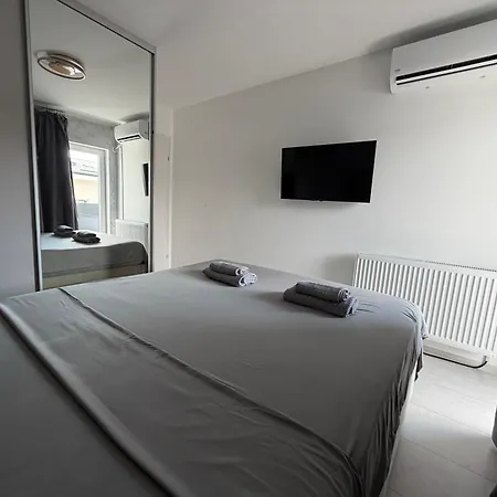 91 Free Parking Apartman