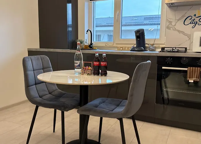 91 Free Parking Apartment *